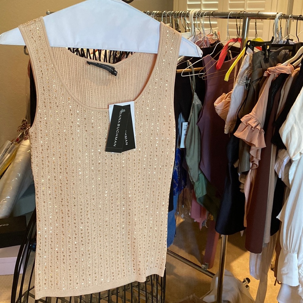 NWT Dana Buchman blush tank top with gold sequins.